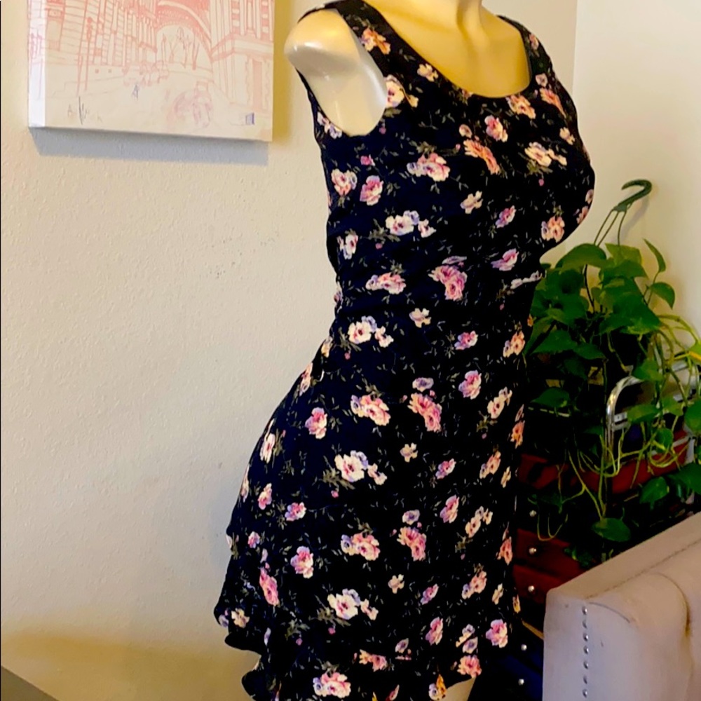 Dress - Picture 3 of 3
